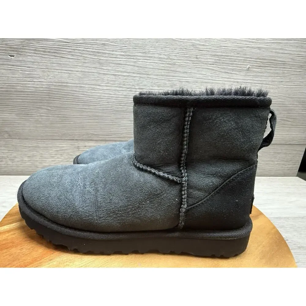 UGG Womens Classic Mini II Grey Boot Size 8 M